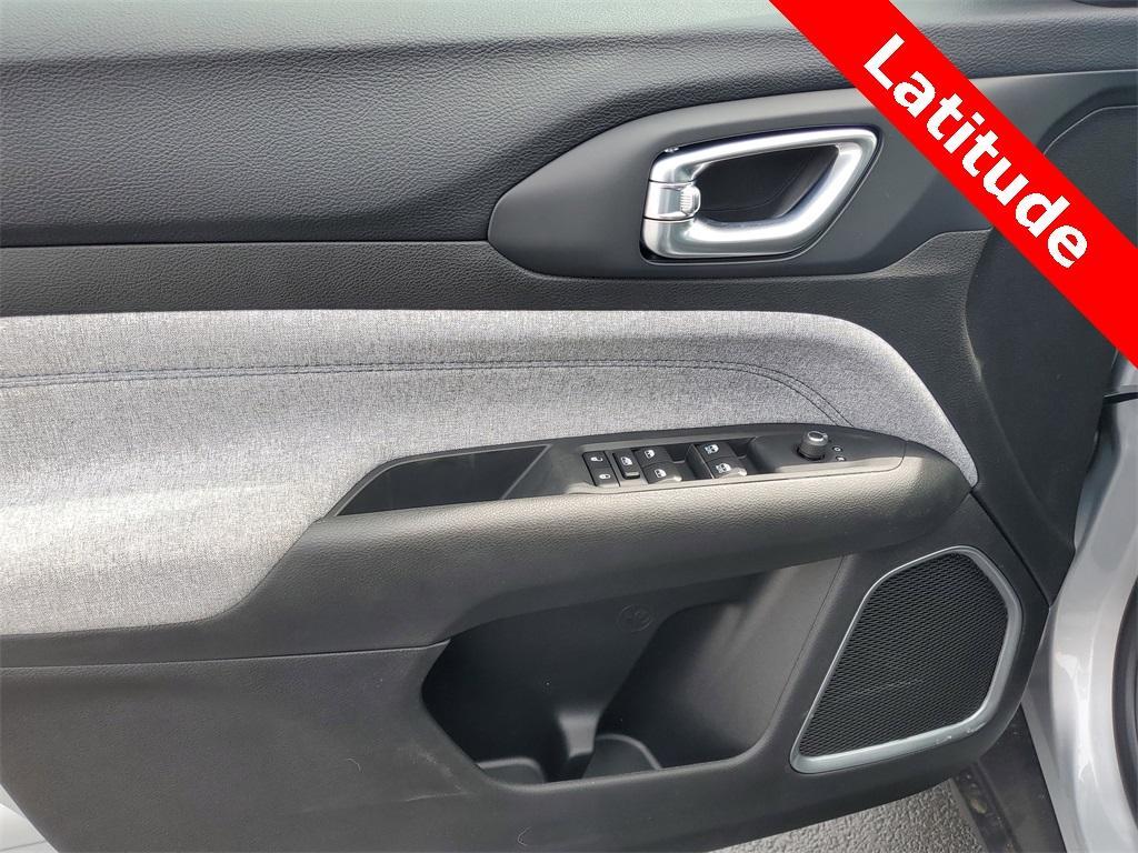 new 2025 Jeep Compass car, priced at $25,860