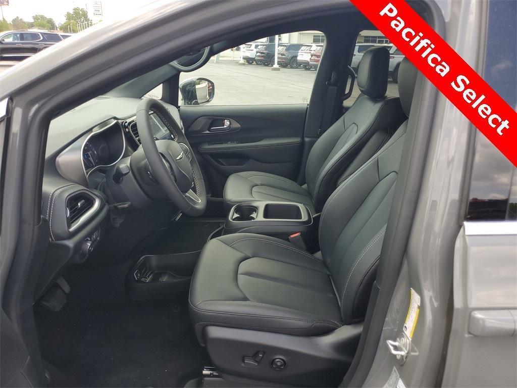 new 2025 Chrysler Pacifica car, priced at $39,587