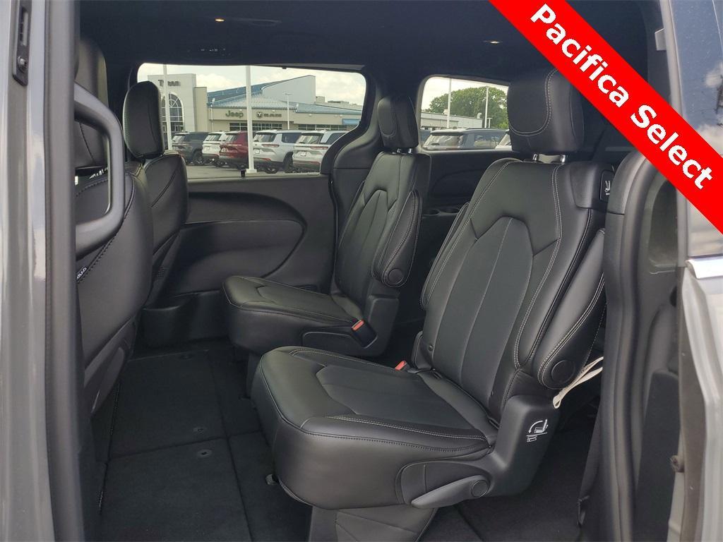 new 2025 Chrysler Pacifica car, priced at $39,587