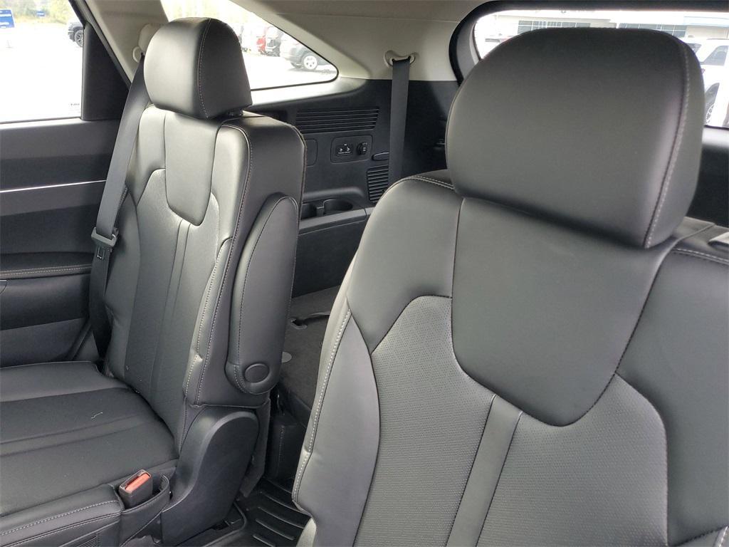 used 2023 Kia Sorento car, priced at $26,788