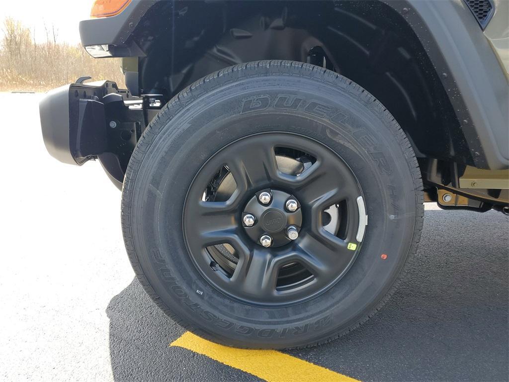 new 2025 Jeep Gladiator car, priced at $38,805