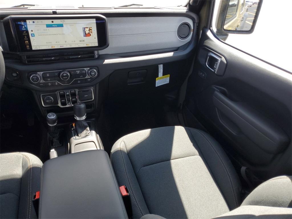 new 2025 Jeep Gladiator car, priced at $38,805
