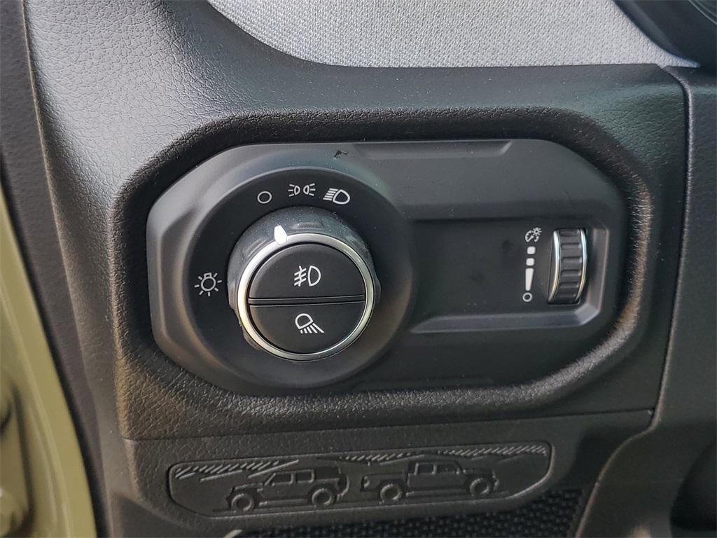 new 2025 Jeep Gladiator car, priced at $38,805