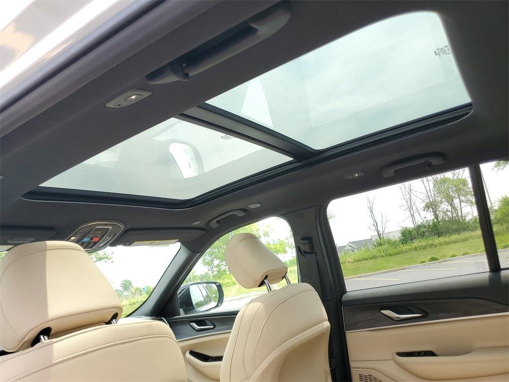 new 2025 Jeep Grand Cherokee car, priced at $45,665
