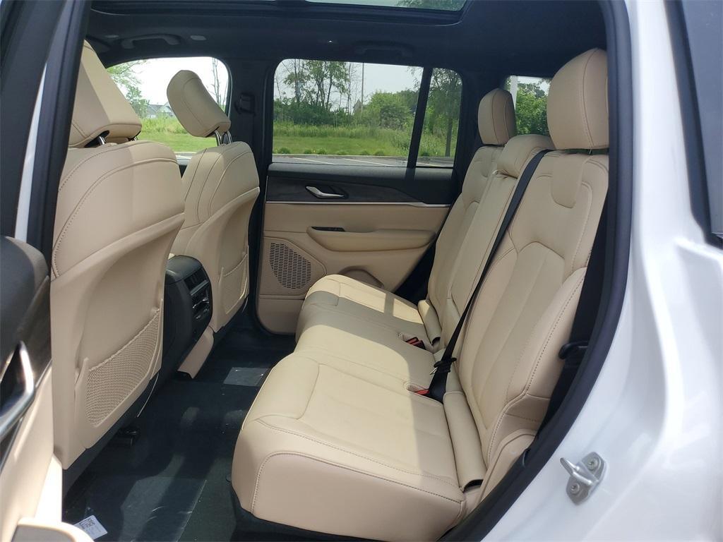 new 2025 Jeep Grand Cherokee car, priced at $45,665