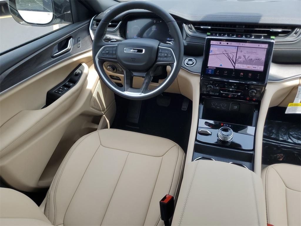 new 2025 Jeep Grand Cherokee car, priced at $45,665