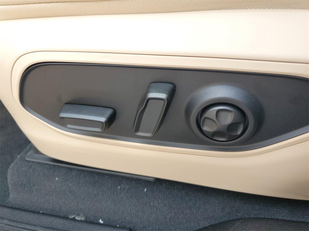 new 2025 Jeep Grand Cherokee car, priced at $45,665