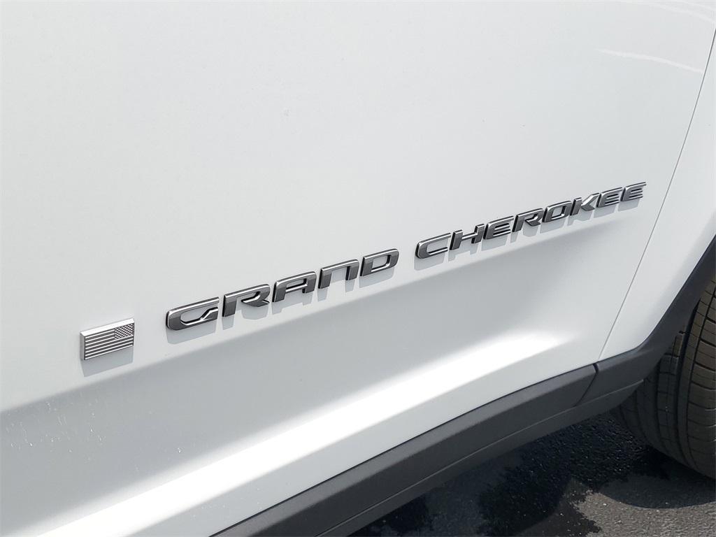 new 2025 Jeep Grand Cherokee car, priced at $45,665