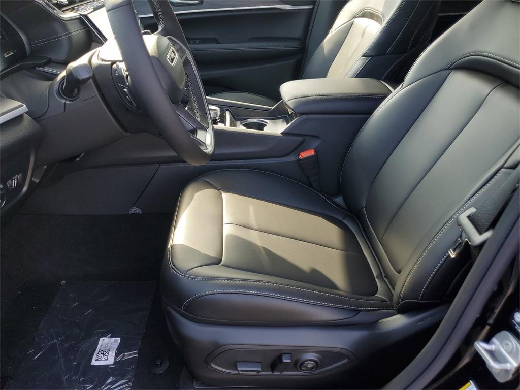 new 2025 Jeep Grand Cherokee car, priced at $46,361