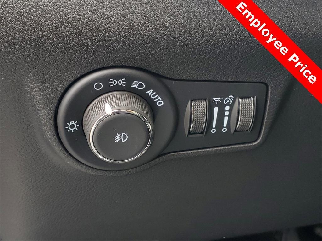 new 2025 Jeep Compass car, priced at $31,226