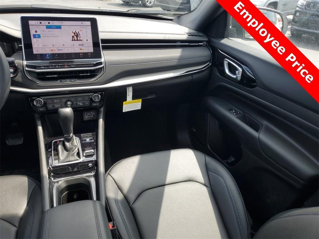 new 2025 Jeep Compass car, priced at $31,226