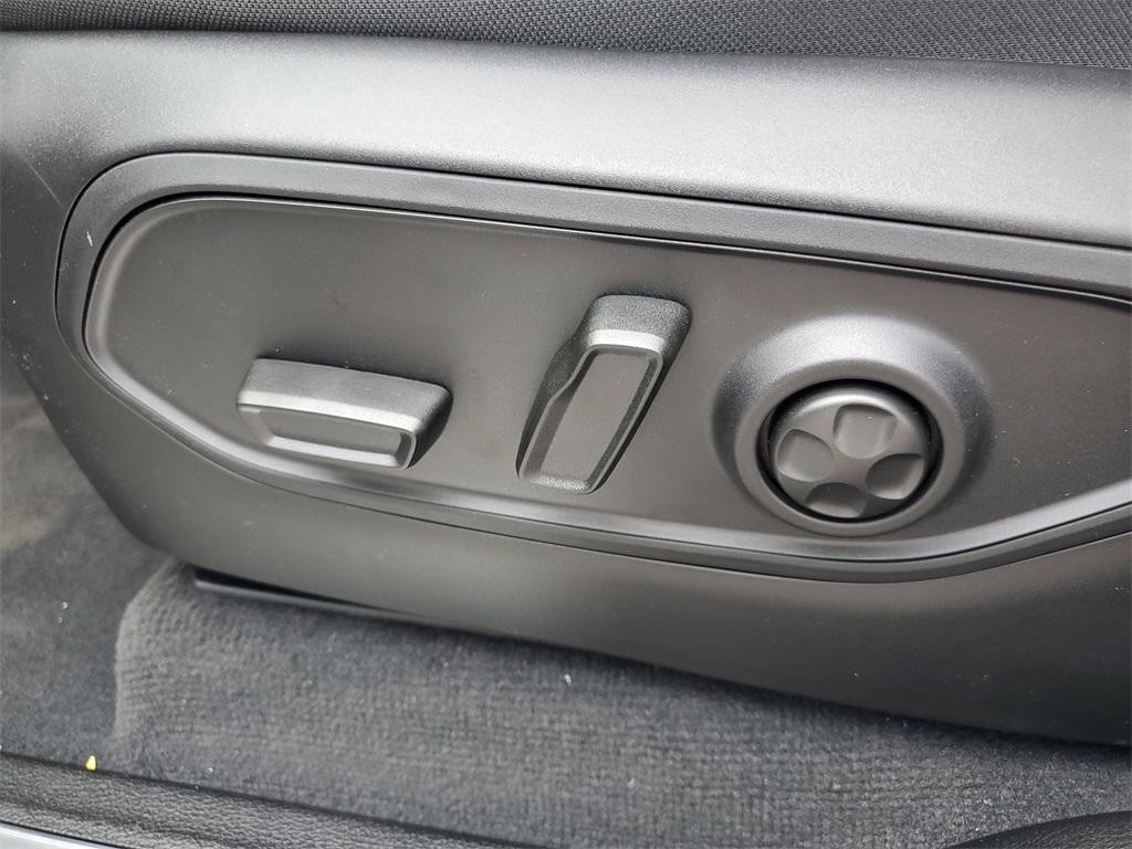 new 2025 Jeep Grand Cherokee car, priced at $54,368