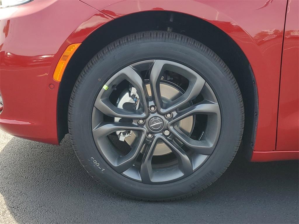 new 2026 Chrysler Pacifica car, priced at $45,302