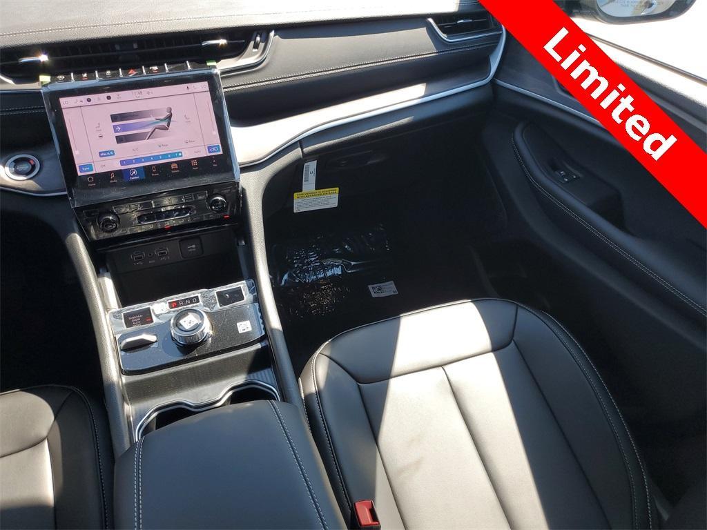 new 2025 Jeep Grand Cherokee car, priced at $44,408