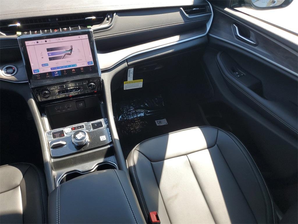 new 2025 Jeep Grand Cherokee car, priced at $45,408