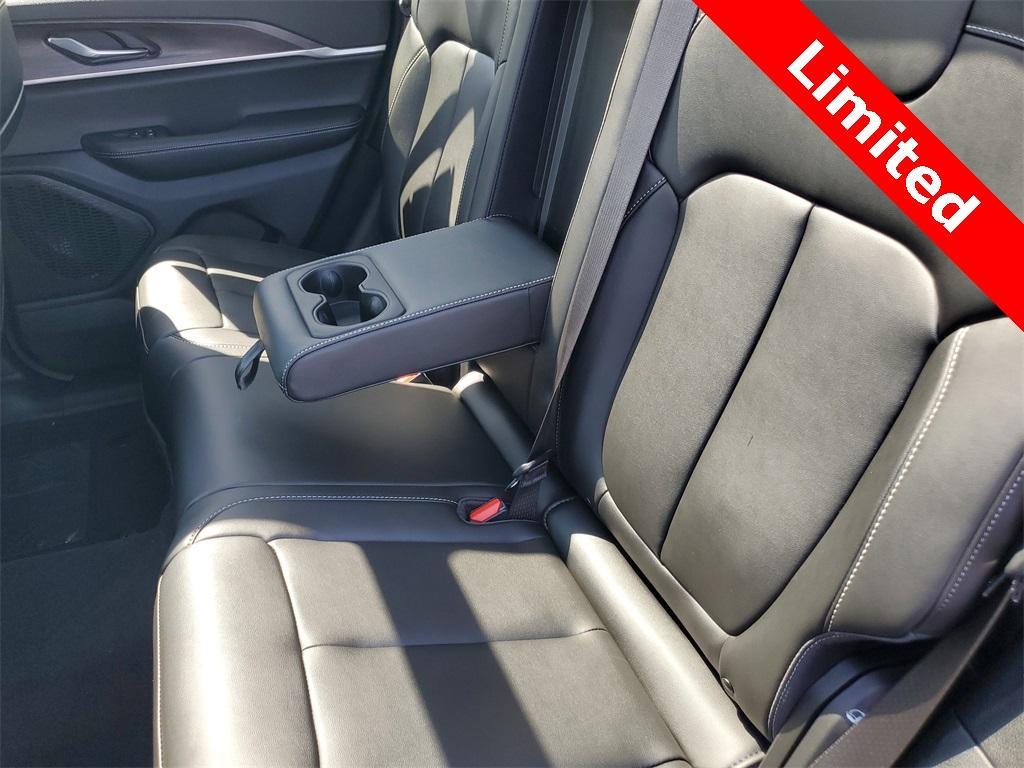 new 2025 Jeep Grand Cherokee car, priced at $44,408