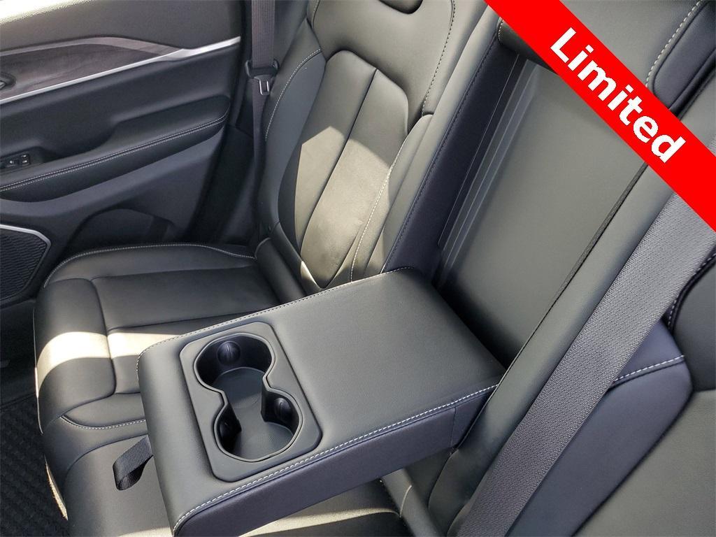 used 2022 Jeep Grand Cherokee car, priced at $33,977