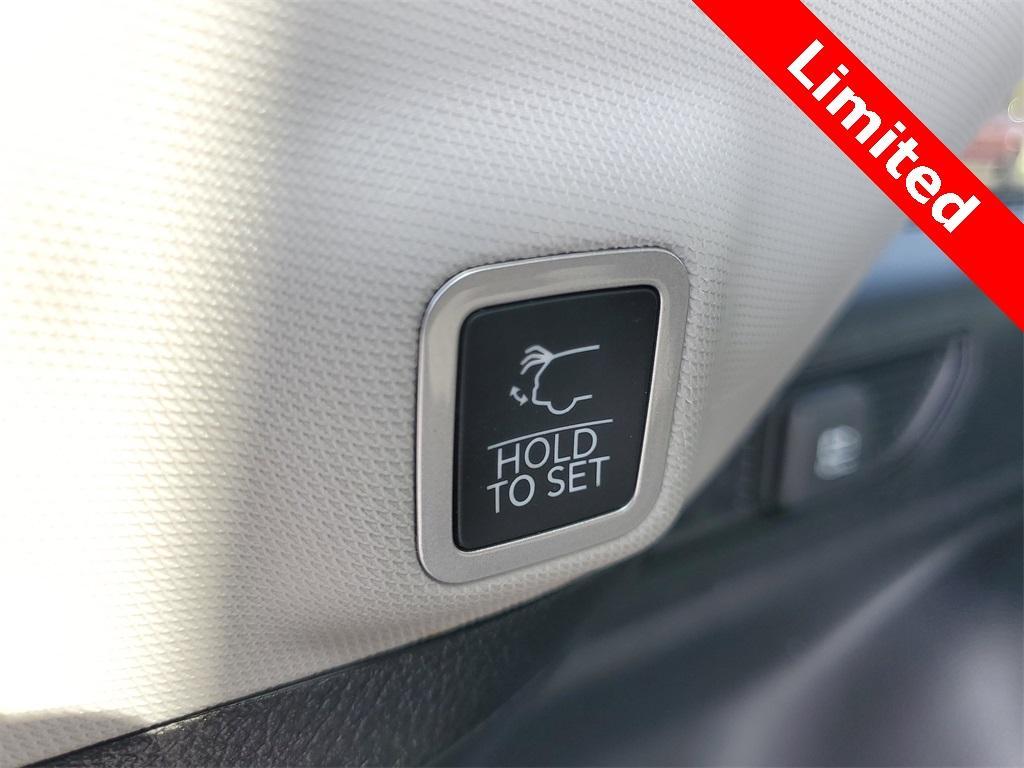 used 2022 Jeep Grand Cherokee car, priced at $33,977