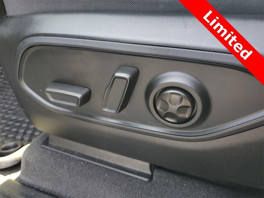 used 2022 Jeep Grand Cherokee car, priced at $33,977