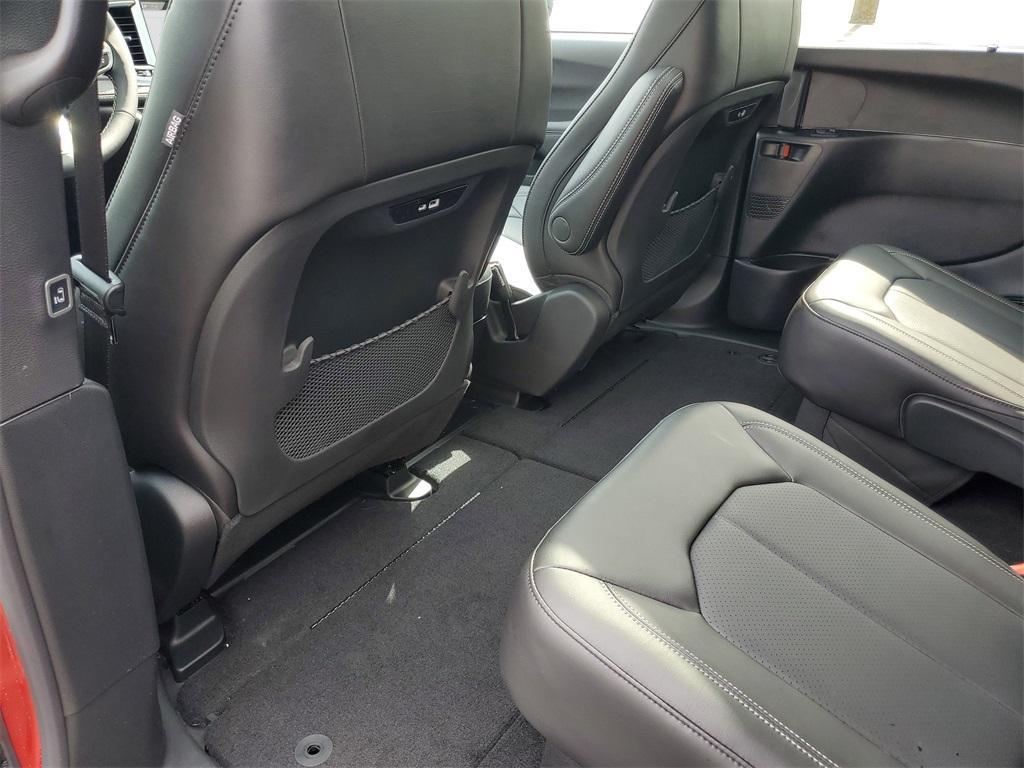 new 2026 Chrysler Pacifica car, priced at $46,002