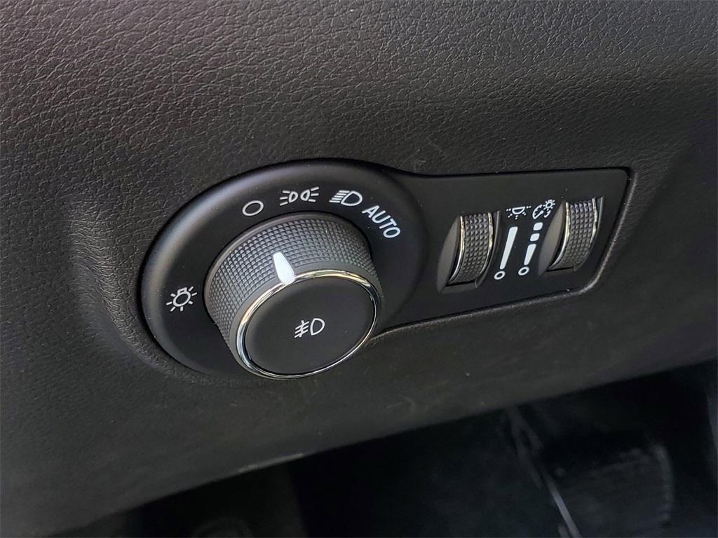 new 2025 Jeep Compass car, priced at $27,490