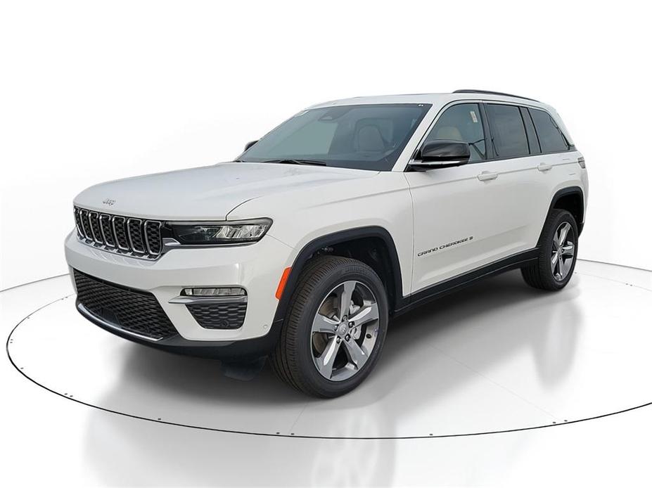 new 2025 Jeep Grand Cherokee car, priced at $49,190