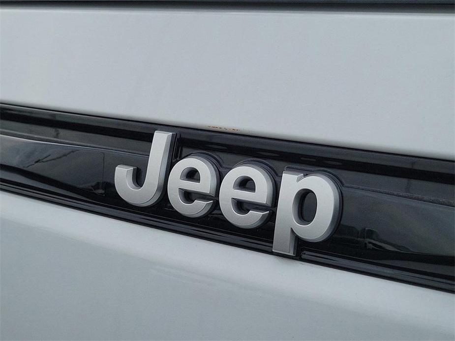 new 2025 Jeep Grand Cherokee car, priced at $49,190