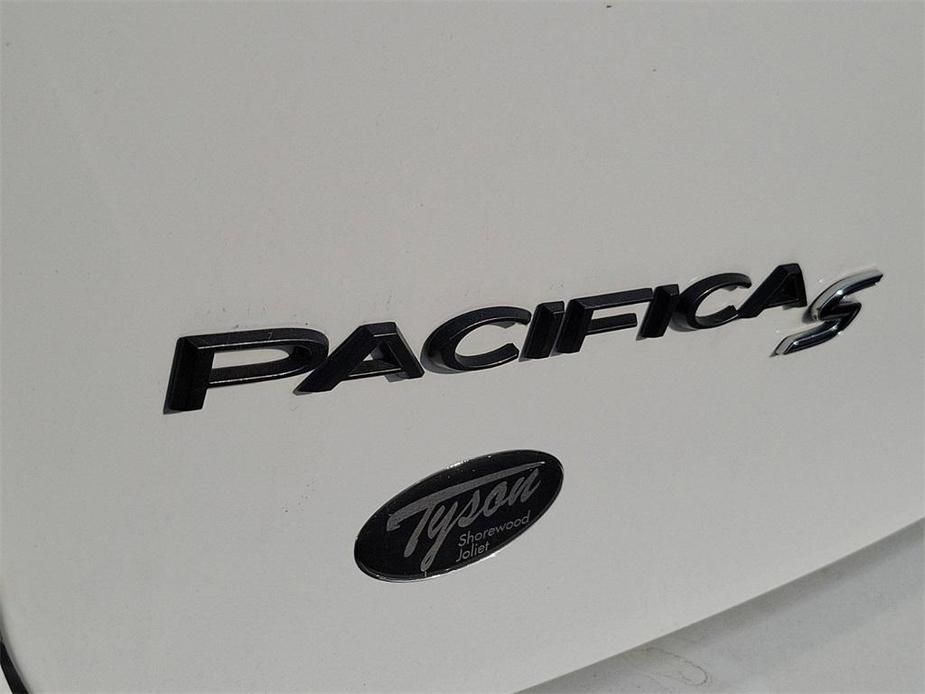 new 2024 Chrysler Pacifica car, priced at $44,866