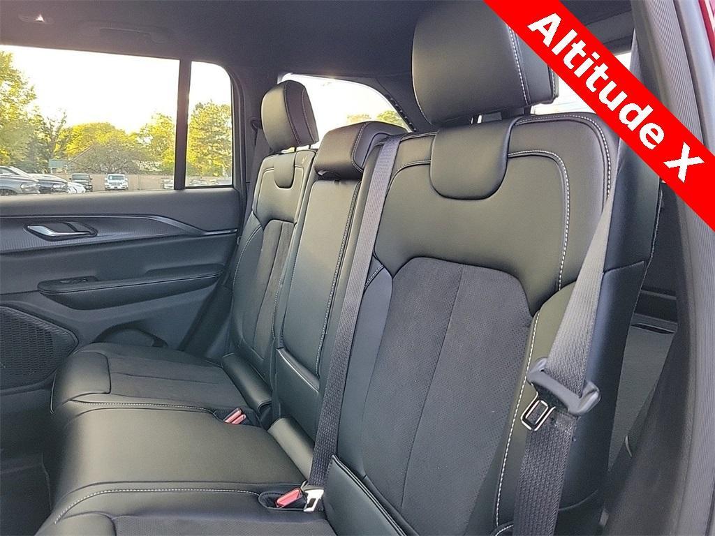 new 2025 Jeep Grand Cherokee car, priced at $40,599