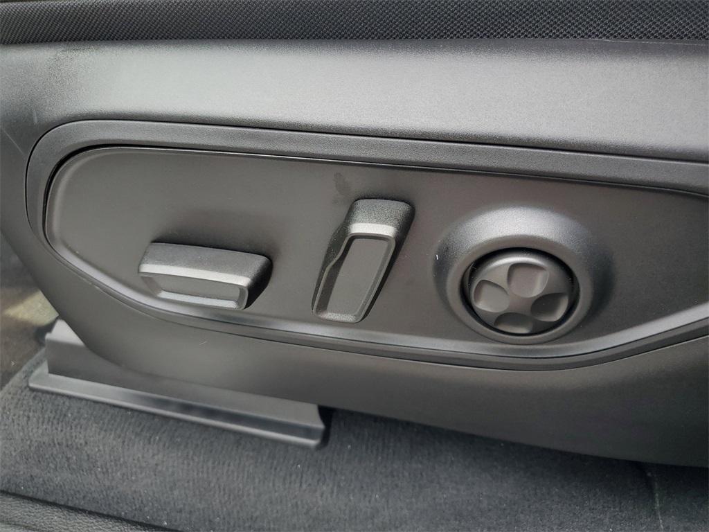 new 2025 Jeep Grand Cherokee car, priced at $50,878