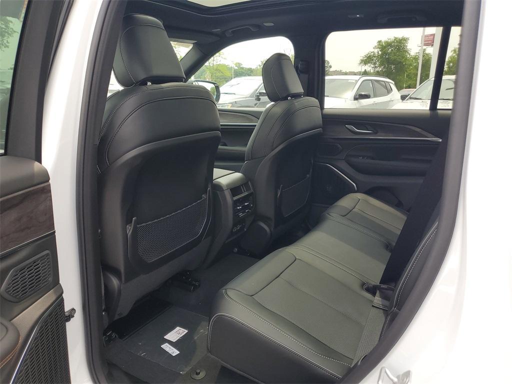 new 2025 Jeep Grand Cherokee car, priced at $50,878