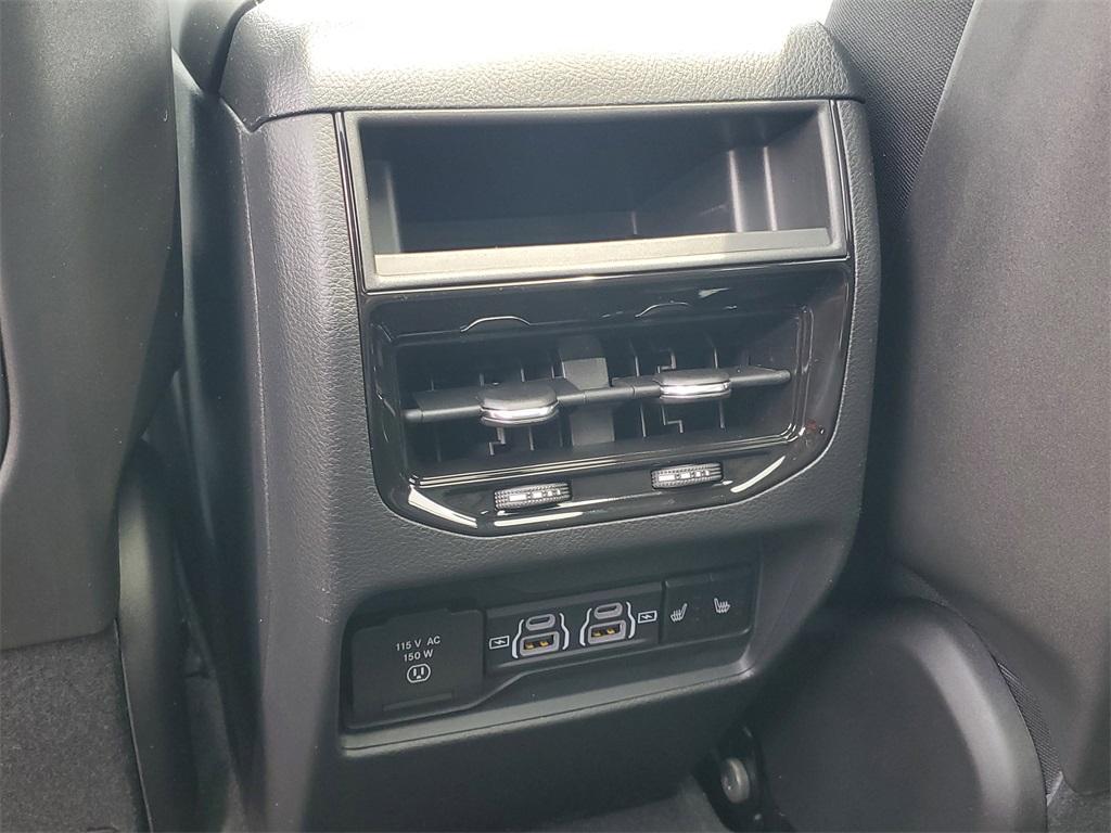 new 2025 Jeep Grand Cherokee car, priced at $50,878