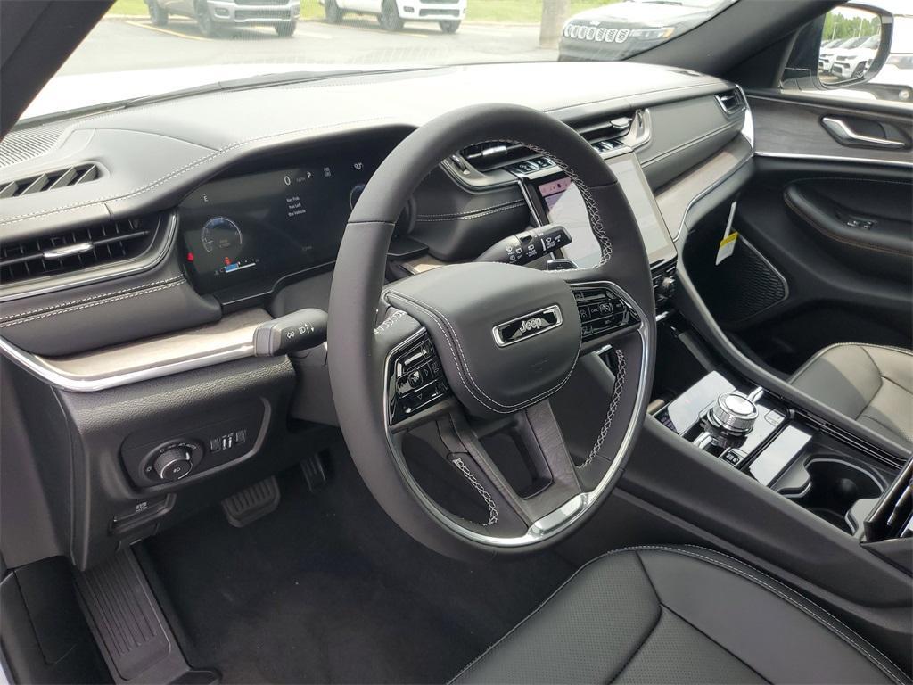 new 2025 Jeep Grand Cherokee car, priced at $50,878
