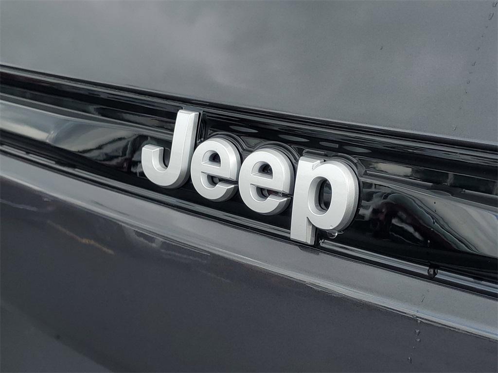 new 2025 Jeep Grand Cherokee car, priced at $39,625