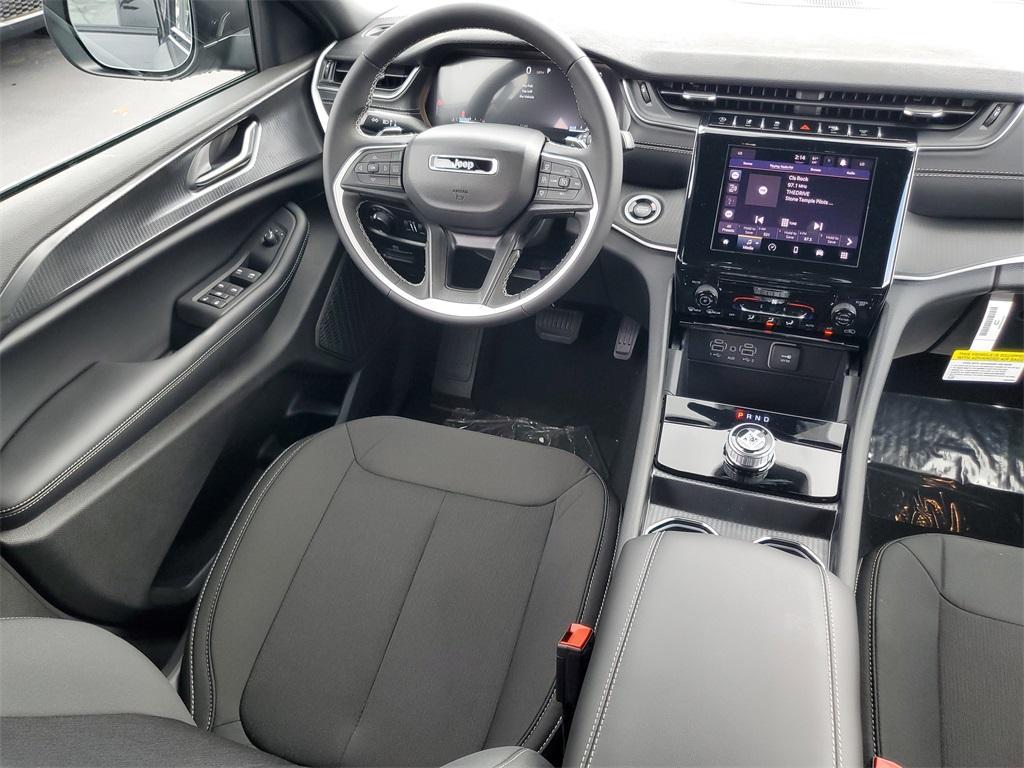 new 2025 Jeep Grand Cherokee car, priced at $39,625