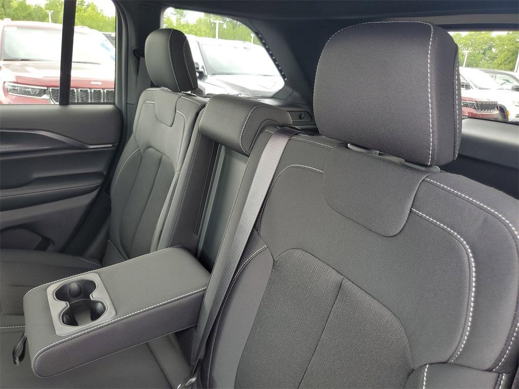 new 2025 Jeep Grand Cherokee car, priced at $39,625
