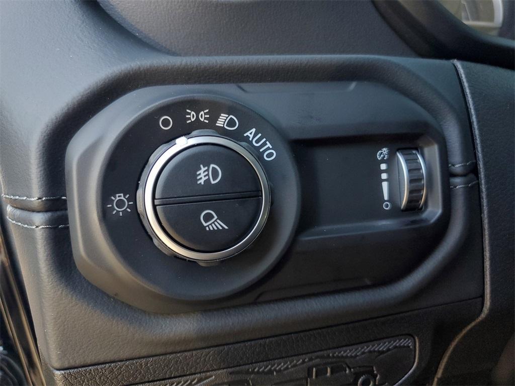 new 2025 Jeep Gladiator car, priced at $46,105