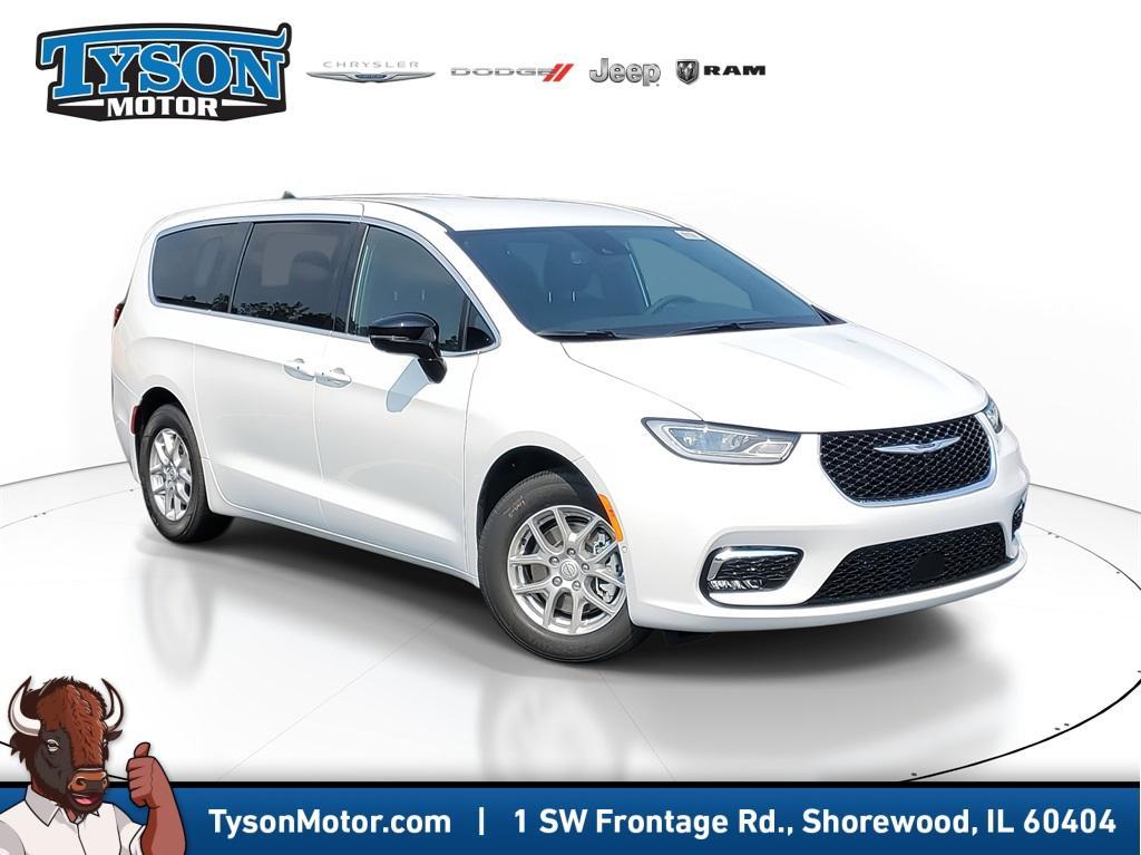 new 2025 Chrysler Pacifica car, priced at $36,254