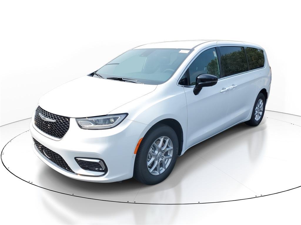 new 2025 Chrysler Pacifica car, priced at $40,254