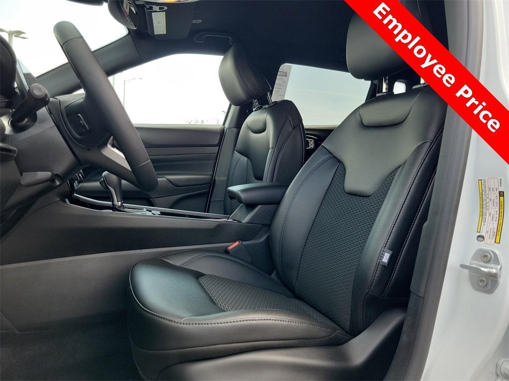 new 2025 Jeep Compass car, priced at $30,307