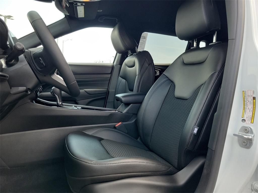 new 2025 Jeep Compass car, priced at $31,538