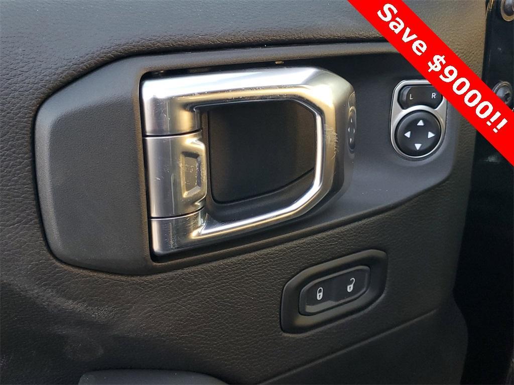 new 2025 Jeep Wrangler car, priced at $54,520