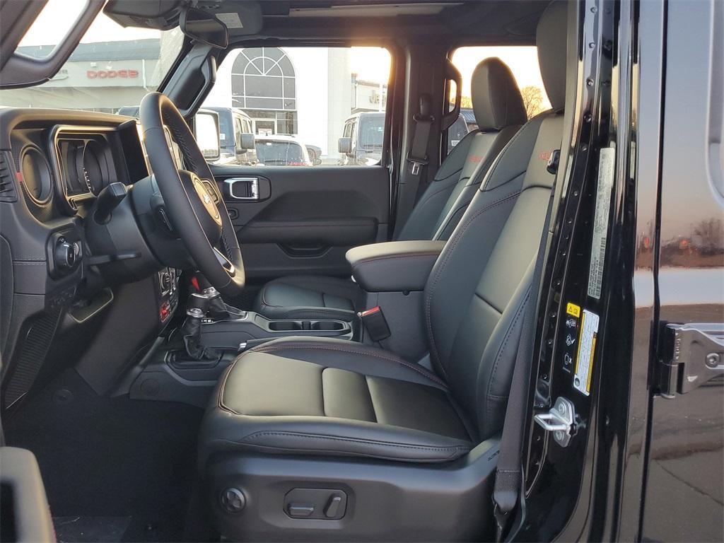 new 2025 Jeep Wrangler car, priced at $57,520
