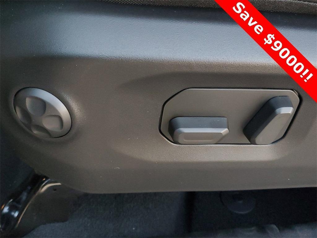 new 2025 Jeep Wrangler car, priced at $54,520