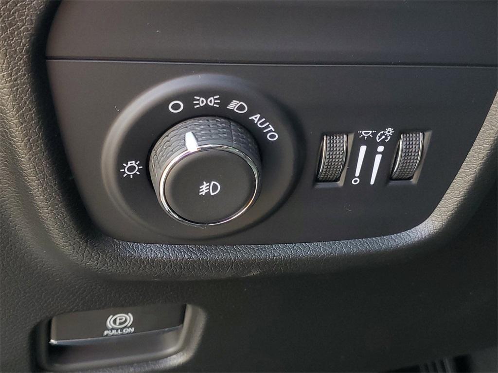 new 2025 Jeep Grand Cherokee car, priced at $57,505