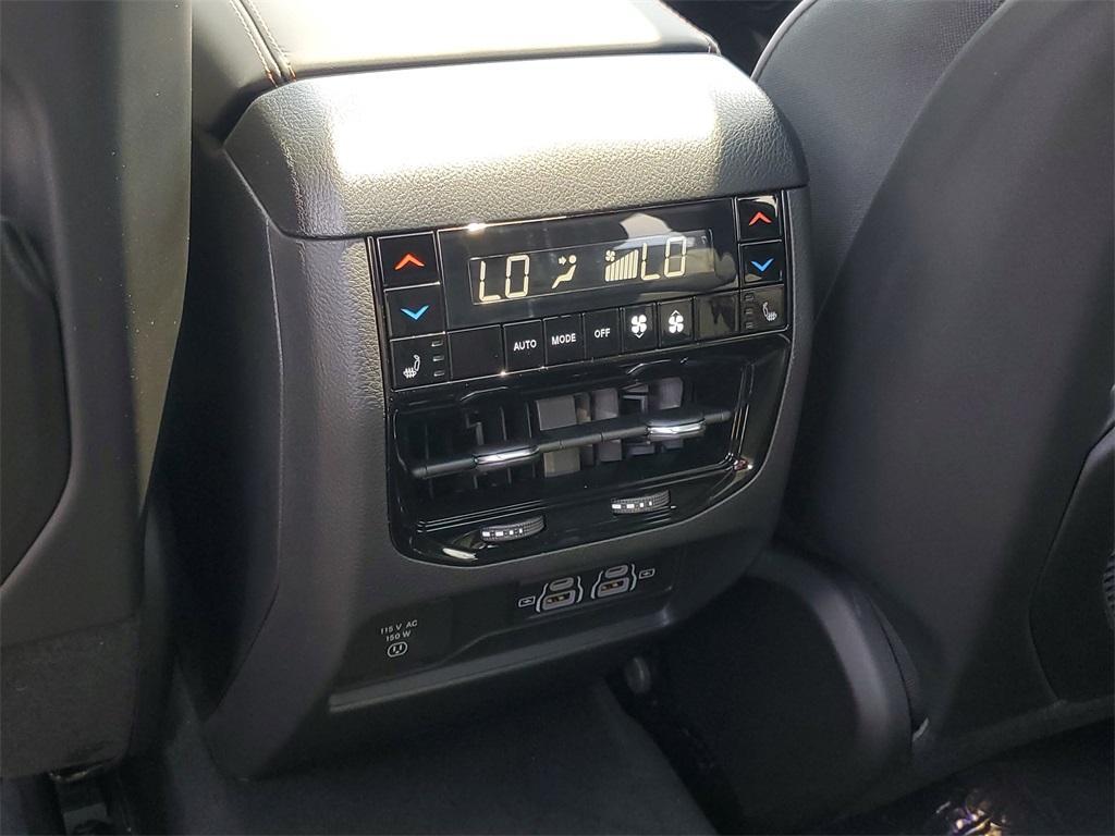 new 2025 Jeep Grand Cherokee car, priced at $57,505