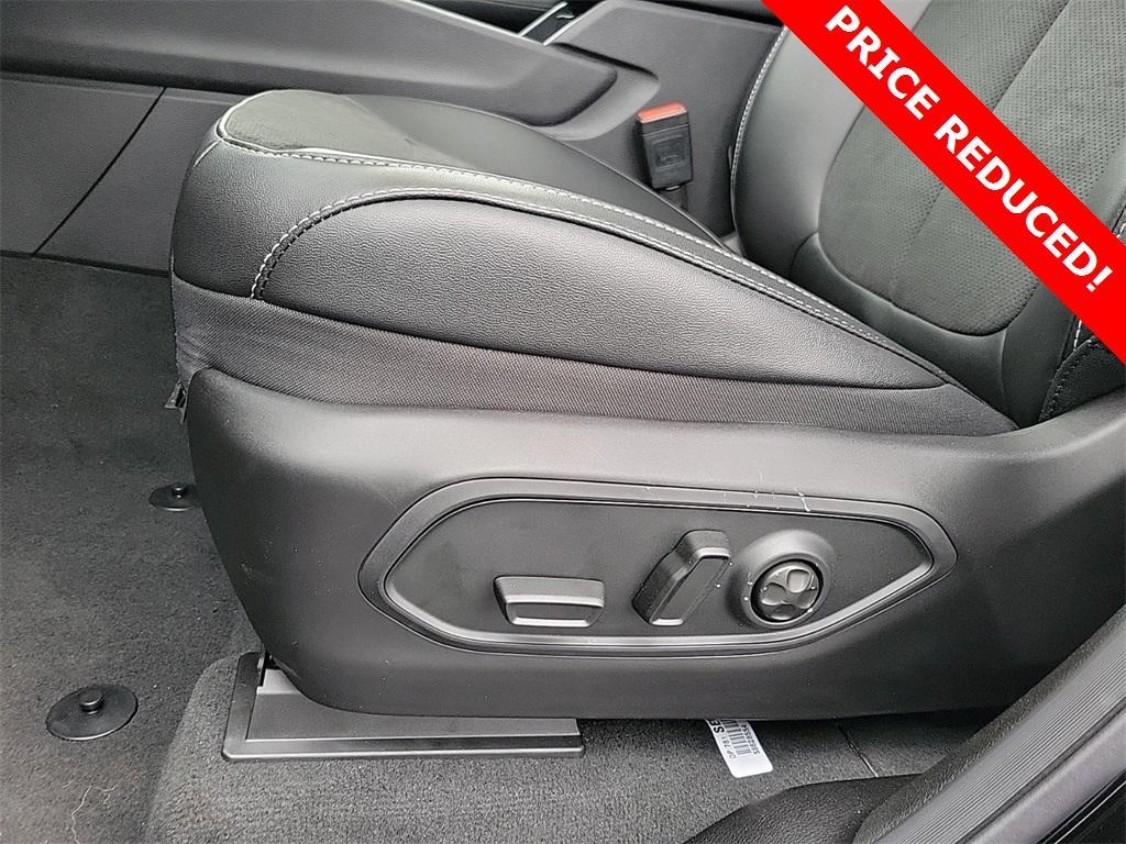 new 2025 Jeep Grand Cherokee L car, priced at $39,961