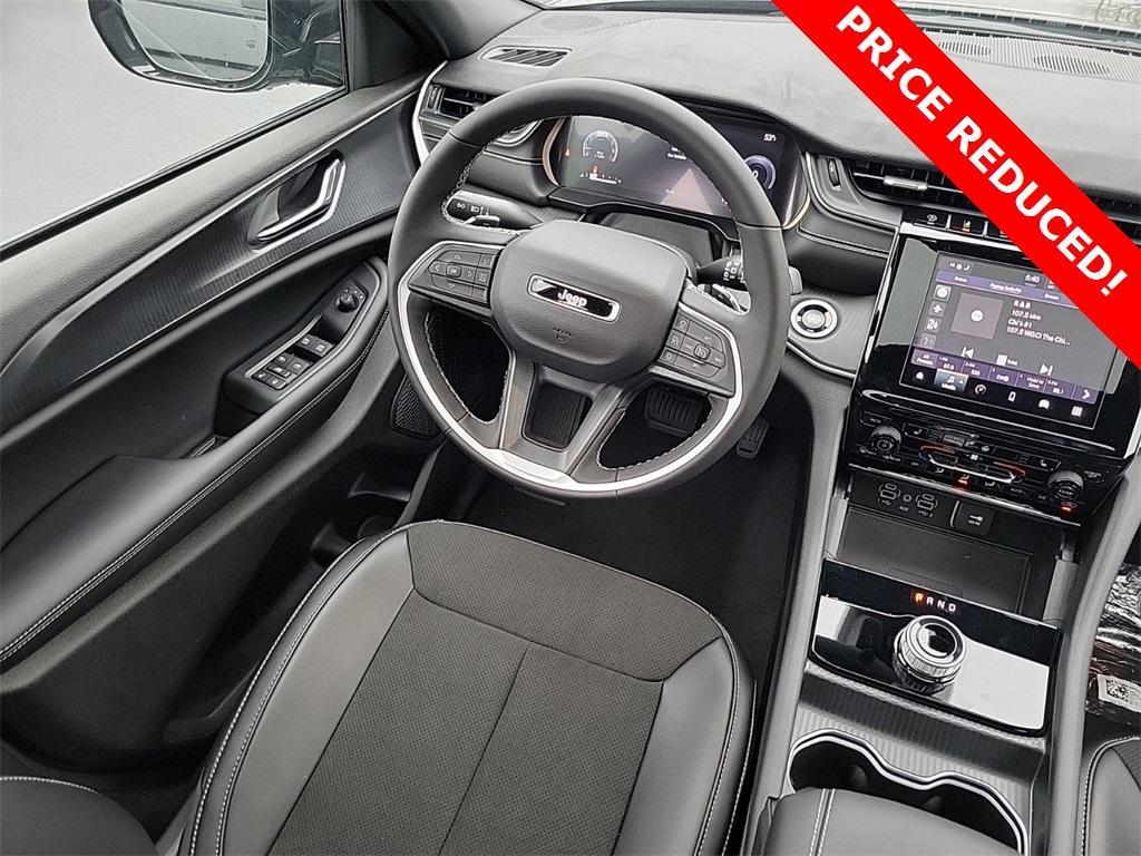 new 2025 Jeep Grand Cherokee L car, priced at $39,961