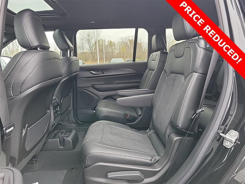new 2025 Jeep Grand Cherokee L car, priced at $39,961