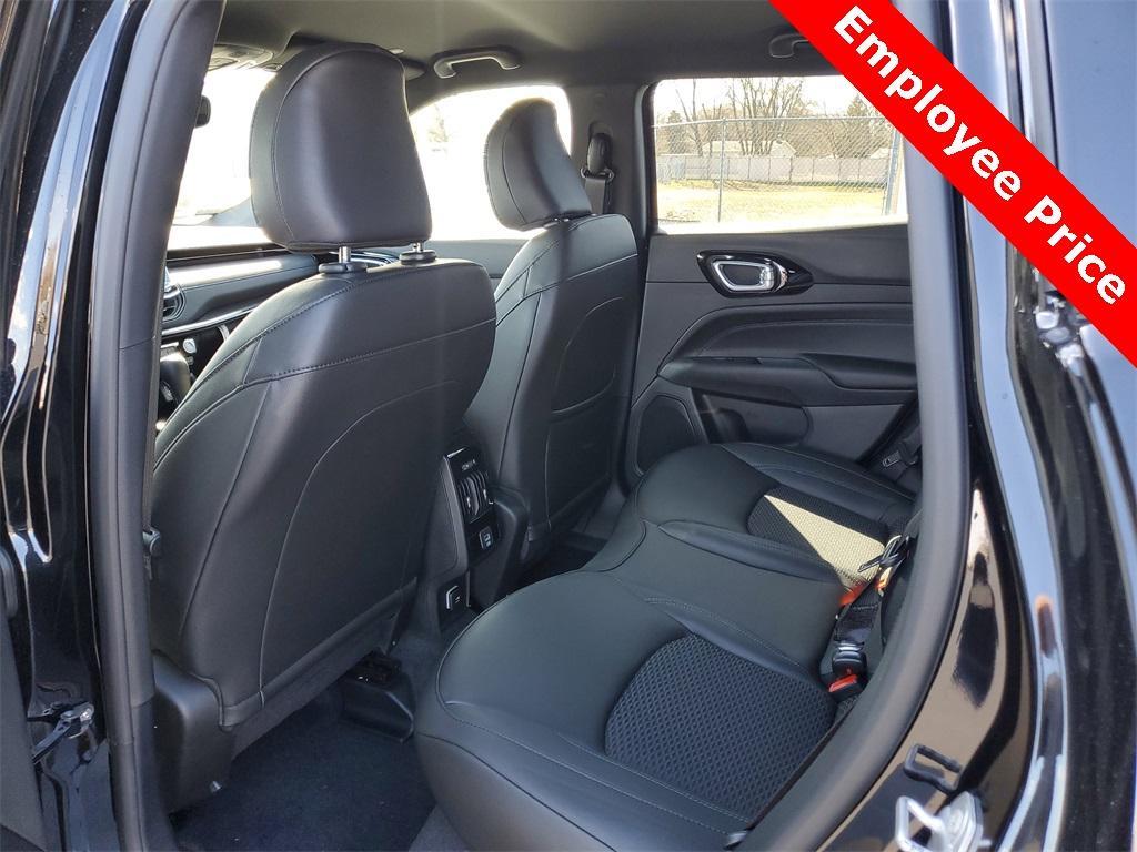 new 2025 Jeep Compass car, priced at $26,813